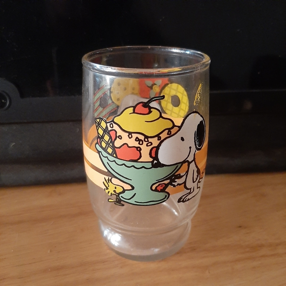 🔥Vtg Peanuts Snoopy Woodstock Sundae Sweets Dessert Juice Glass 1965 Syndicate